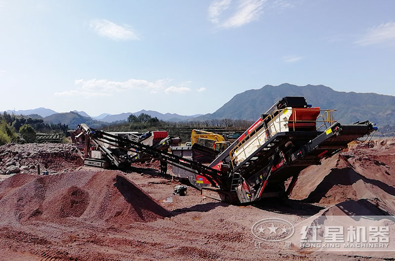 移動(dòng)履帶一體式破碎機(jī)作業(yè)現(xiàn)場(chǎng)(處理建筑垃圾) 移動(dòng)履帶一體式破碎機(jī)作業(yè)現(xiàn)場(chǎng)(處理建筑垃圾)